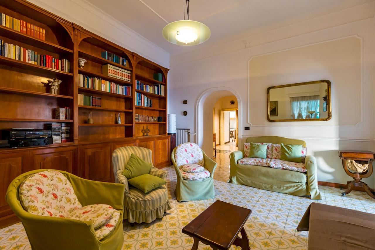 Apartment Paola - Hidden Panoramic Garden And Terraces By Napoliapartments